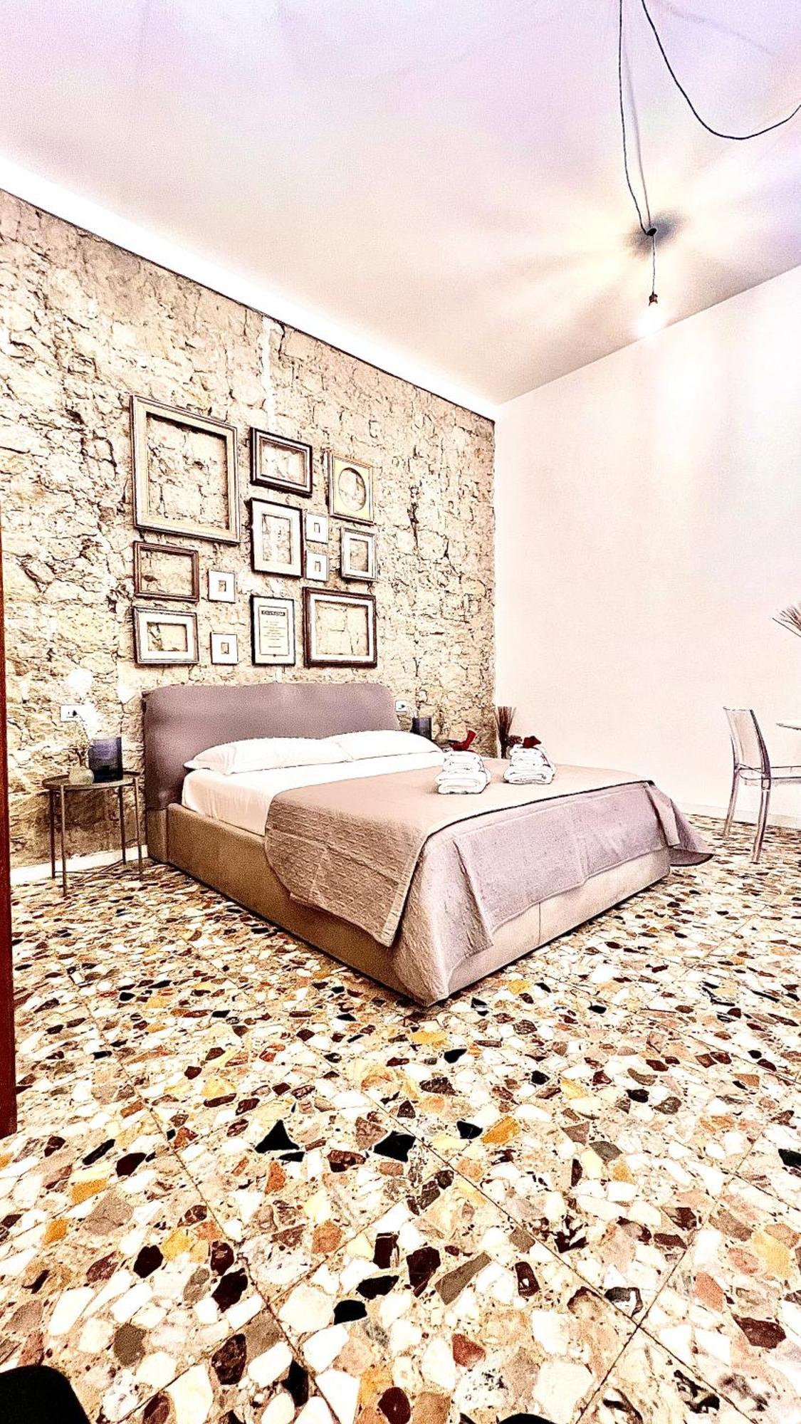 La Suite Di Marco Неаполь Экстерьер фото